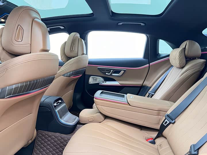 Mercedes-Benz E-Class 2024 E 300 L Luxury — фото 14