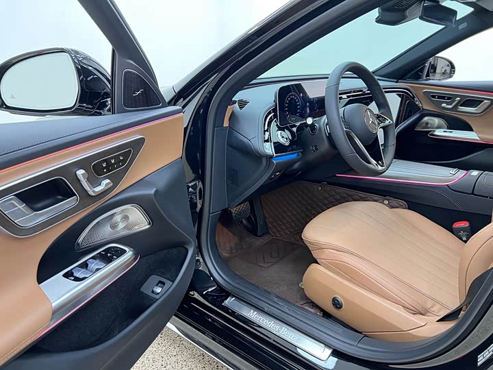 Mercedes-Benz E-Class 2024 E 300 L Luxury — фото 9