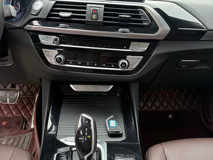 BMW X3 2018 x Drive 25i M V — фото 17