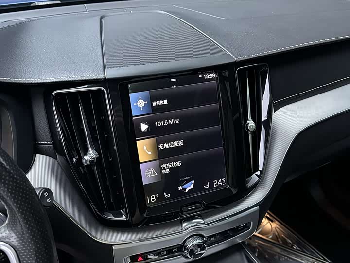 Volvo XC60 2018 T 5 4 WD — фото 8