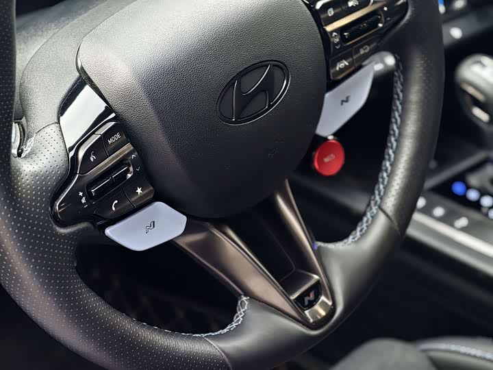 Hyundai Elantra 2023 2.0 T Sport Package Edition — фото 11