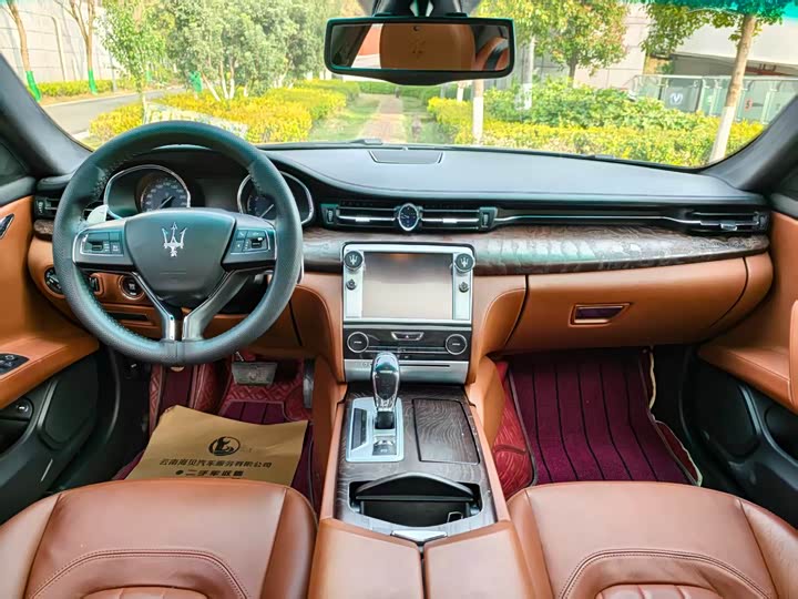 Maserati Quattroporte — фото 11