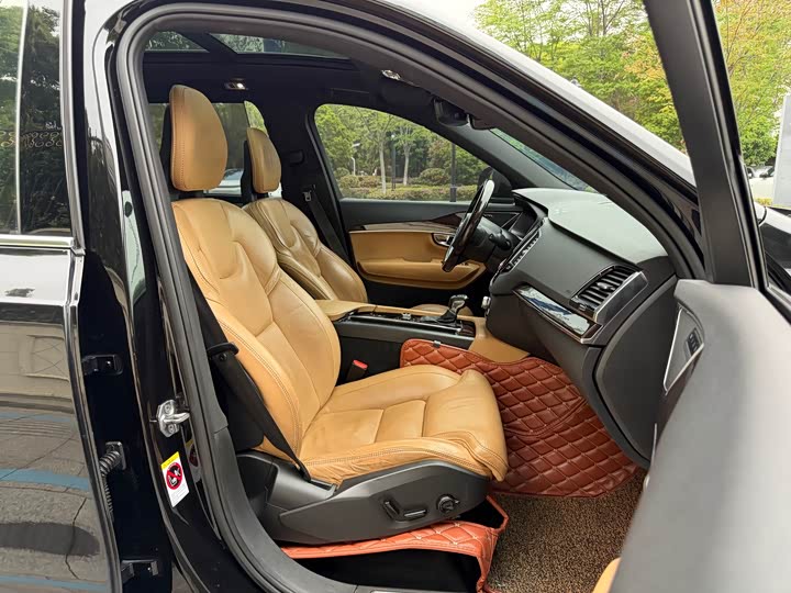 Volvo XC90 2017 T 6 5 — фото 14