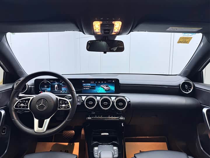 Mercedes-Benz A-Class 2022 A 200 L — фото 18
