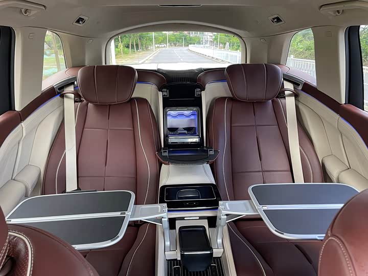 Maybach GLS 2022 GLS 480 4 MATIC — фото 17