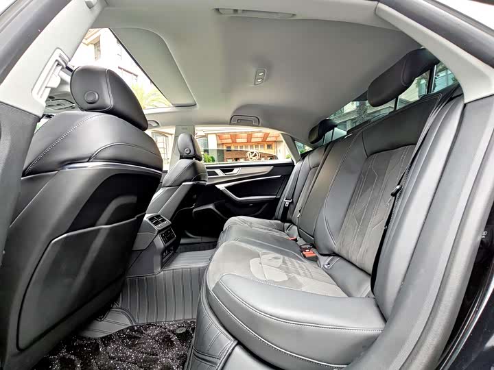 Audi A7L 2024 45 TFSI Luxury — фото 21