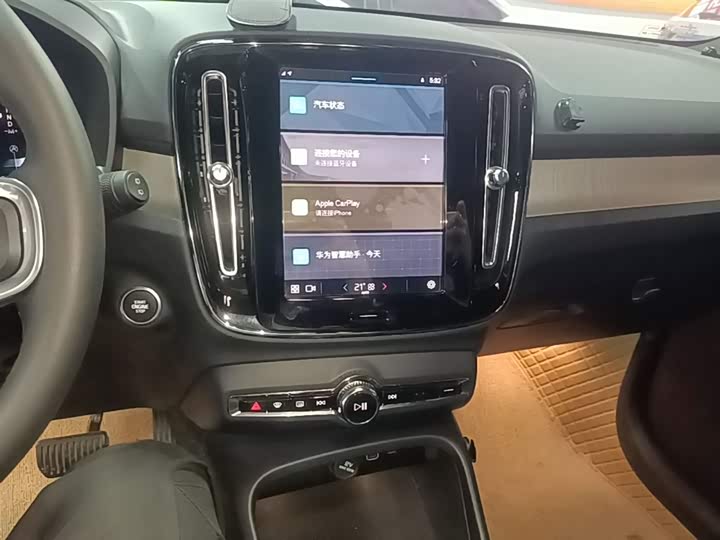 Volvo XC40 2023 B 3 — фото 13