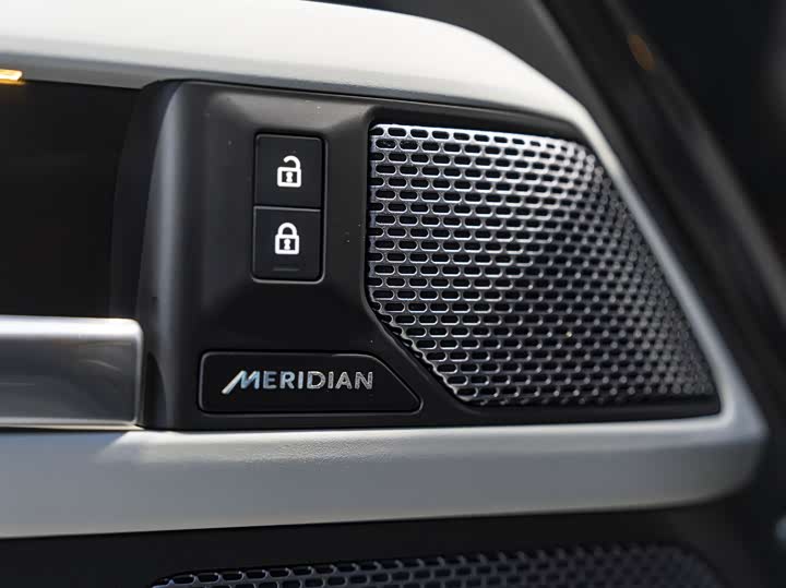 Land Rover Defender — фото 17
