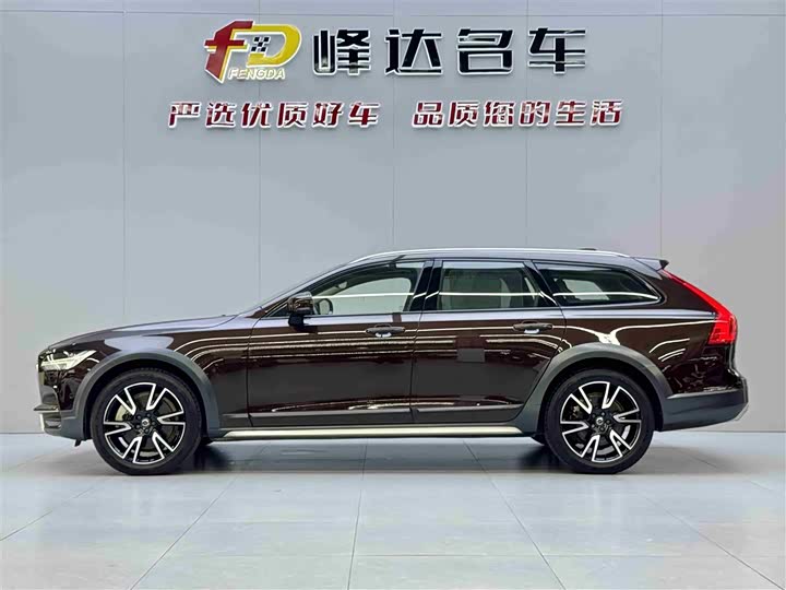 Volvo V90 2017 Cross Country T 5 AWD — фото 2
