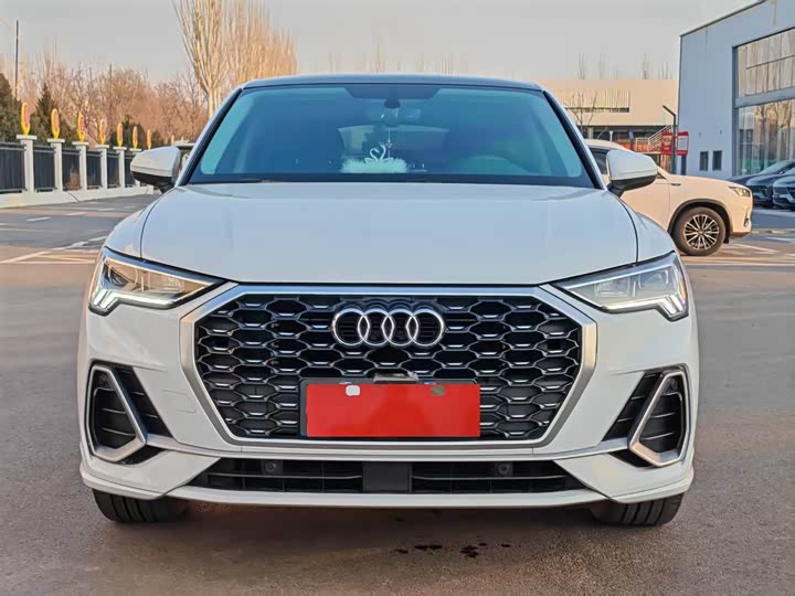 Audi Q3 Sportback 2021 40 TFSI — фото 2