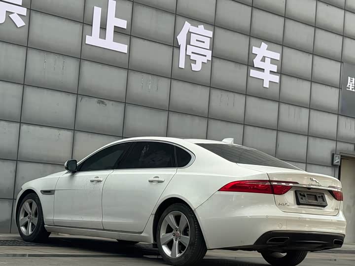 Jaguar XFL 2018 XFL 2.0 T 200 PS — фото 19