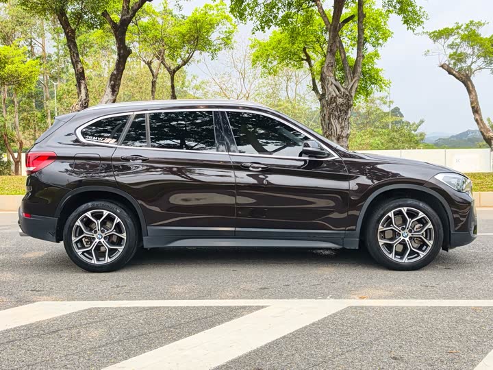 BMW X1 2021 s Drive 25 Li Leading — фото 7
