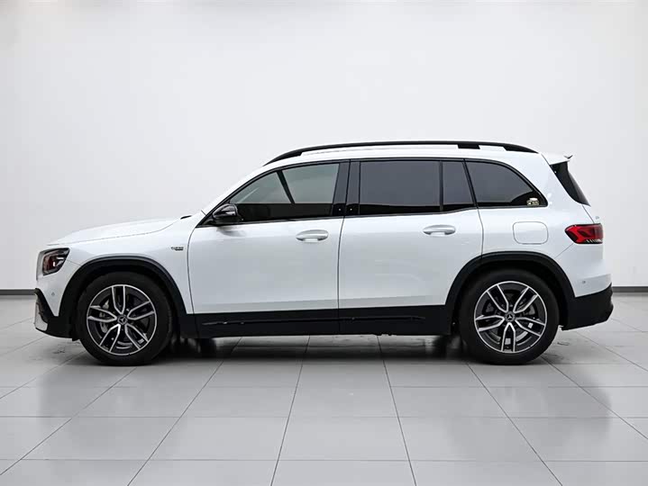Mercedes-Benz GLB 2023 AMG GLB 35 4 MATIC — фото 5