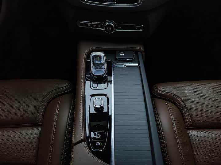 Volvo XC90 Hybrid 2022 E Hybrid T 8 7 — фото 31