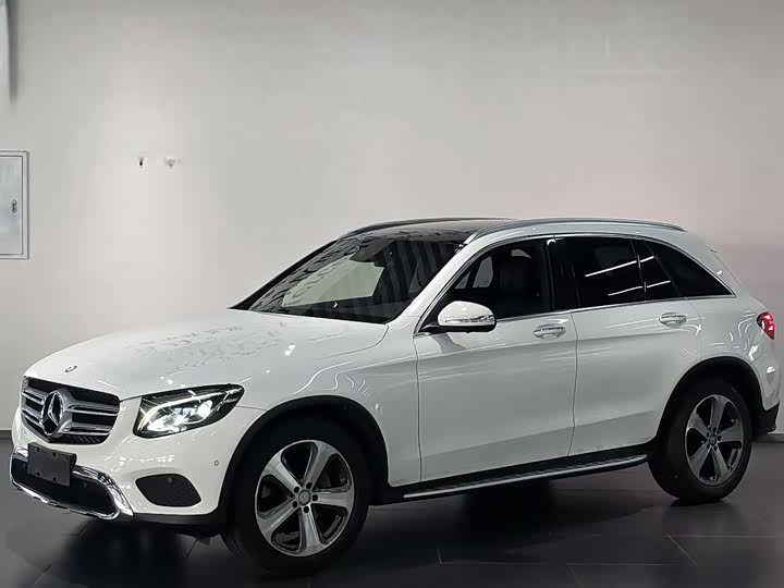 Mercedes-Benz GLC 2016 GLC 260 4 MATIC Luxury — фото 1