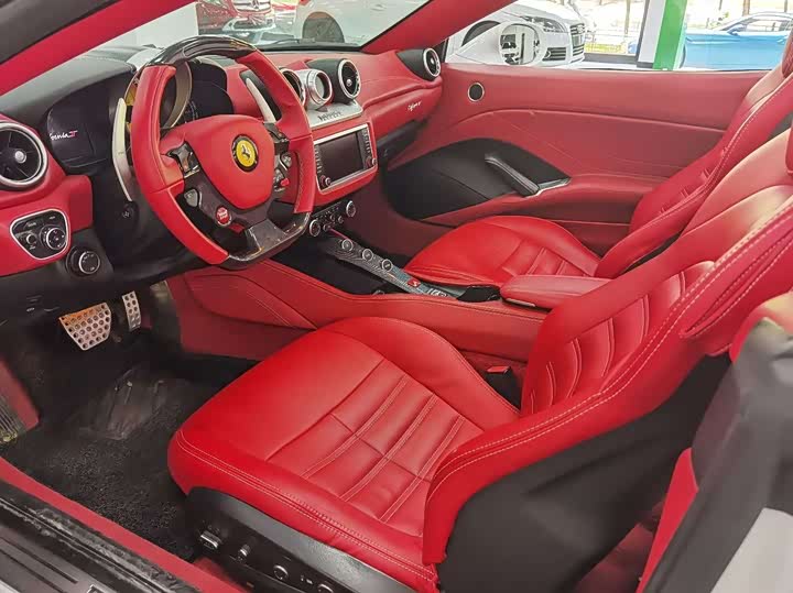 Ferrari California 2015 3.9 T Standard — фото 9