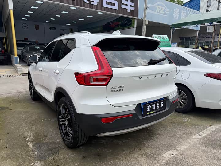 Volvo XC40 2022 T 4 WD — фото 9