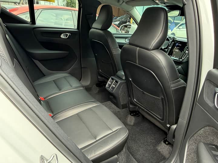 Volvo XC40 2022 T 4 WD — фото 6