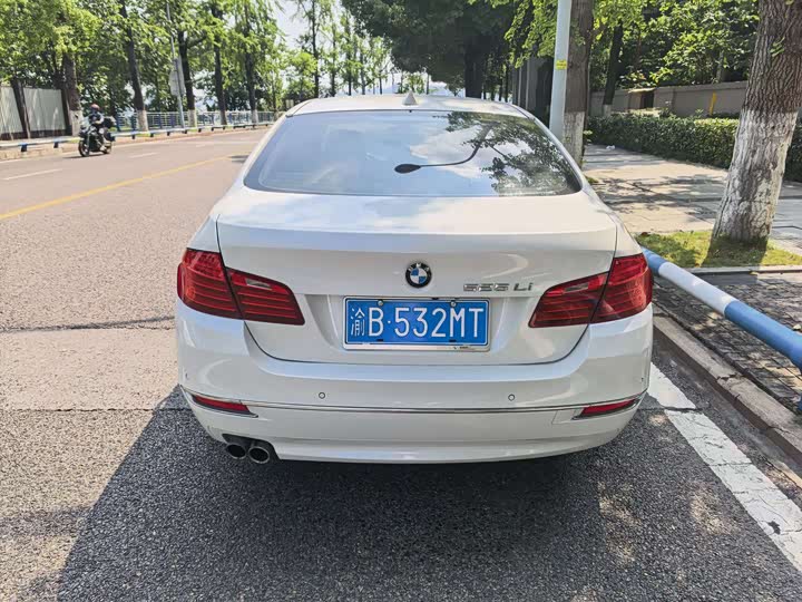 BMW 5 Series 525Li — фото 8