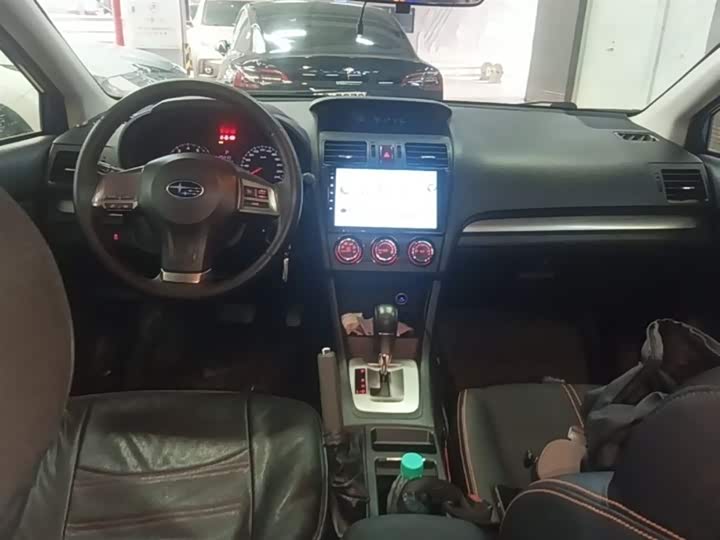 Subaru XV 2014 2.0i — фото 10