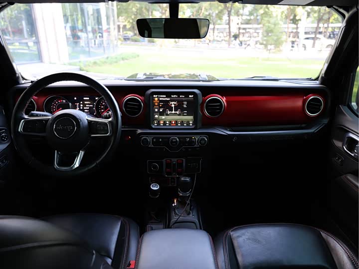 Jeep Wrangler — фото 14