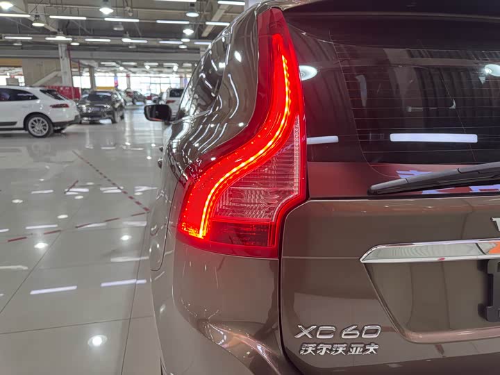 Volvo XC60 2017 T 5 AWD — фото 20