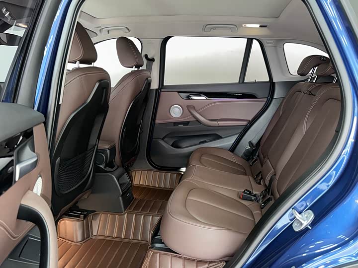 BMW X1 2021 s Drive 20 Li — фото 9