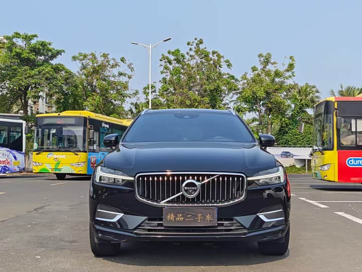 Volvo XC60 2020 T 5 4 WD — фото 2