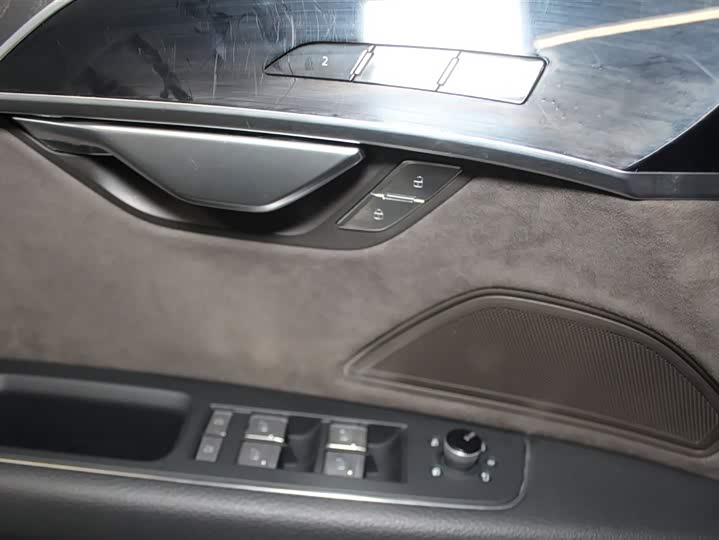 Audi A8 2021 A 8 L 50 TFSI quattro Comfort — фото 13