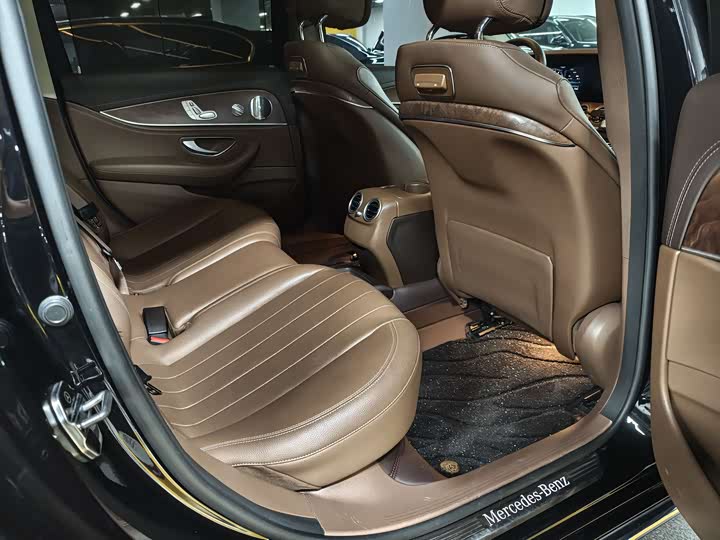 Mercedes-Benz E-Class 2020 E 300 L Luxury — фото 15