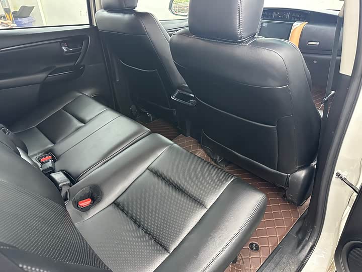Toyota Fortuner 2017 2.7 L — фото 14