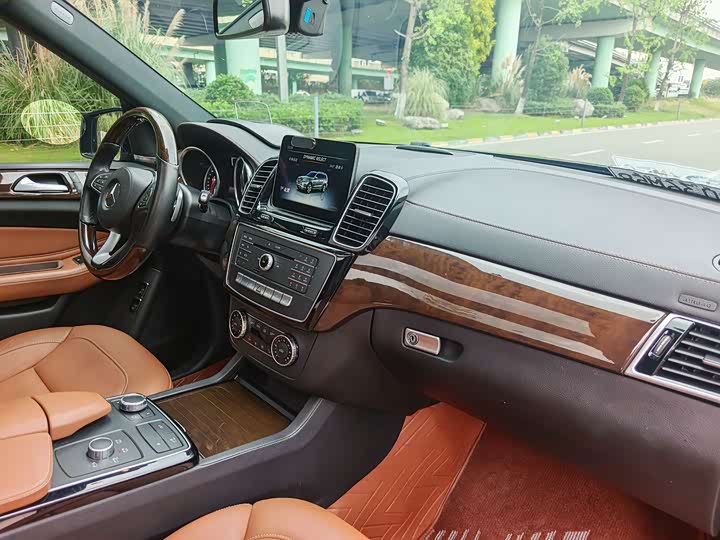 Mercedes-Benz GLS 2018 GLS 400 4 MATICLuxury — фото 13