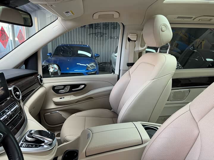 Mercedes-Benz V-Class 2017 V 260 — фото 16