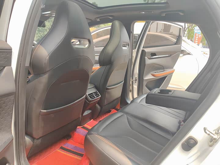 Changan UNI-V 2023 1.5 T Premium — фото 16