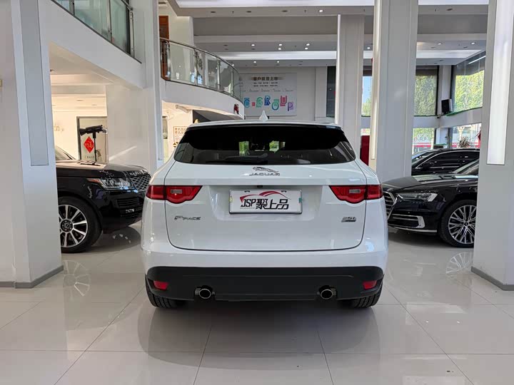 Jaguar F-PACE 2018 2.0 T 4 WD — фото 11