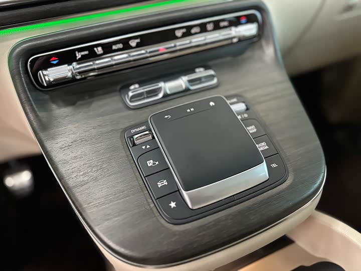 Mercedes-Benz V-Class 2024 V 300 L — фото 12