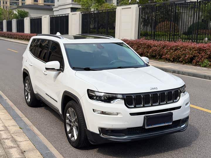 Jeep Grand Commander — фото 5