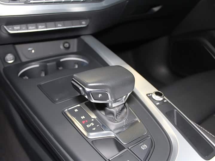 Audi A4L 2024 40 TFSI — фото 12