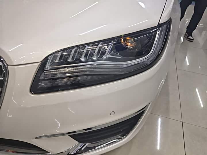 Lincoln MKZ 2019 2.0 T VI — фото 24