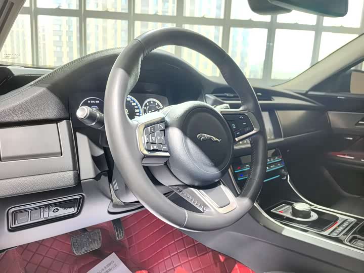 Jaguar XFL 2020 XFL 2.0 T P 200 2 WD — фото 7