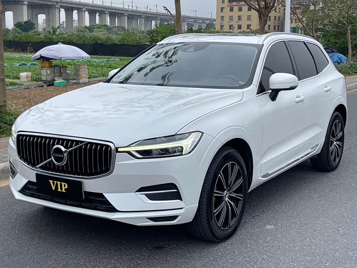 Volvo XC60 2020 T 5 4 WD — фото 1
