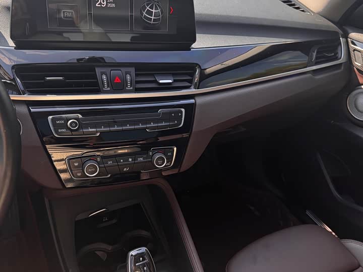 BMW X1 2021 s Drive 25 Li Leading — фото 14