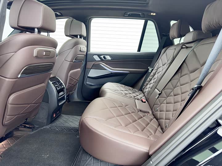 BMW X5 2023 x Drive 40 Li M — фото 8