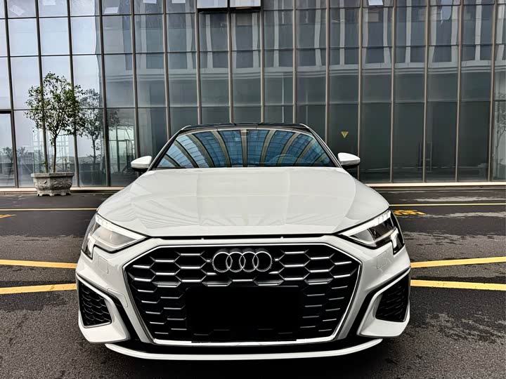 Audi A3 2022 Sportback 35 TFSI Sport — фото 2