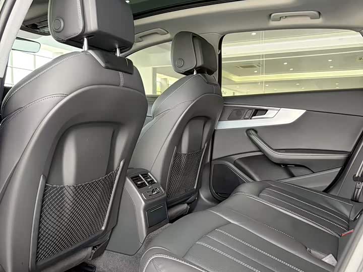 Audi A4L 2022 40 TFSI — фото 14