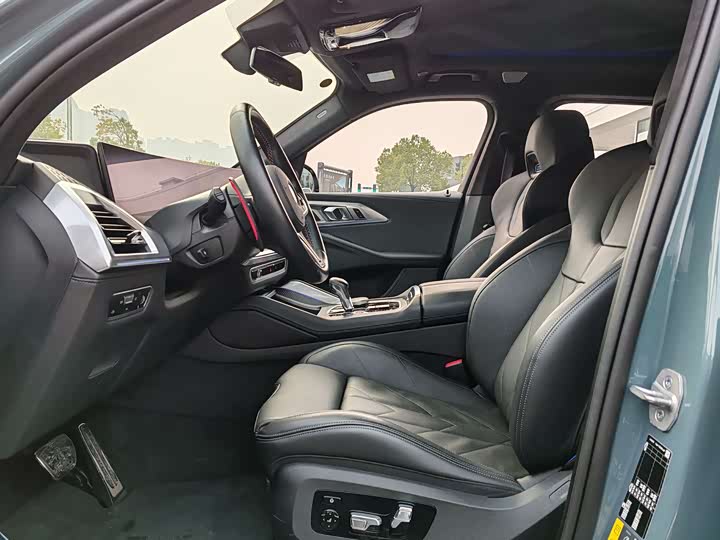 BMW XM 2023 Base — фото 11
