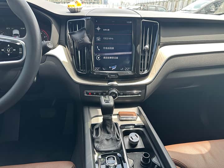 Volvo XC60 2020 T 5 4 WD — фото 8