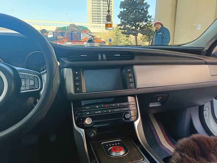 Jaguar XFL 2017 XFL 2.0 T 200 PS — фото 15