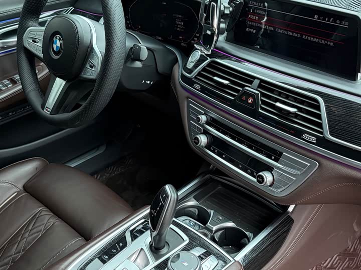 BMW 7-Series 2021 730 Li M — фото 5