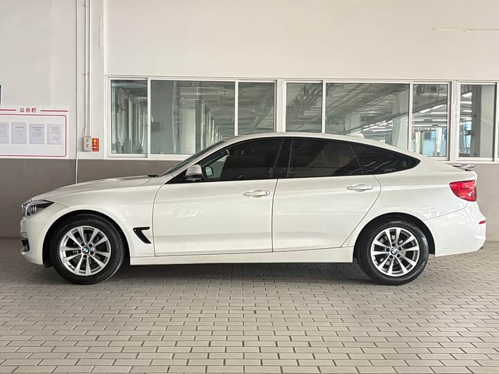 BMW 3-Series 2016 320i — фото 5